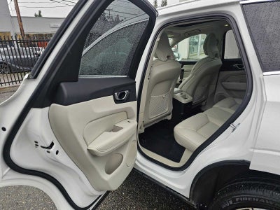 2023 Volvo XC60 Recharge Plug-In Hybrid Ultimate Bright Theme