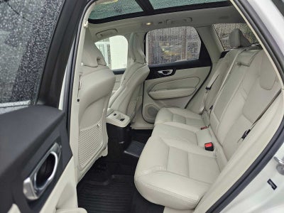 2023 Volvo XC60 Recharge Plug-In Hybrid Ultimate Bright Theme