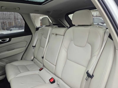 2023 Volvo XC60 Recharge Plug-In Hybrid Ultimate Bright Theme