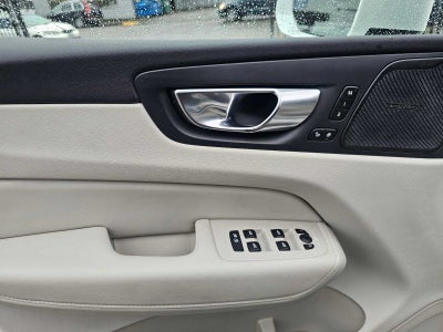 2023 Volvo XC60 Recharge Plug-In Hybrid Ultimate Bright Theme