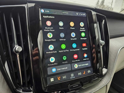 2023 Volvo XC60 Recharge Plug-In Hybrid Ultimate Bright Theme