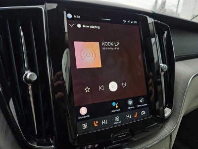 2023 Volvo XC60 Recharge Plug-In Hybrid Ultimate Bright Theme