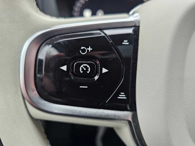 2023 Volvo XC60 Recharge Plug-In Hybrid Ultimate Bright Theme