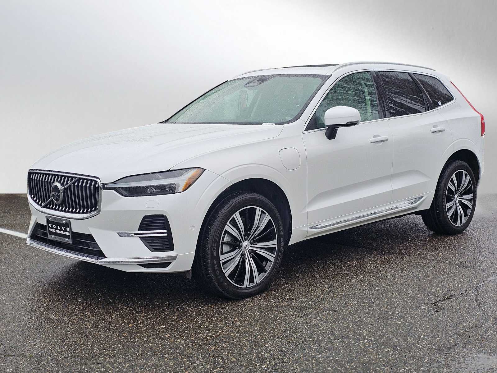 2023 Volvo XC60 Recharge Plug-In Hybrid Ultimate Bright Theme