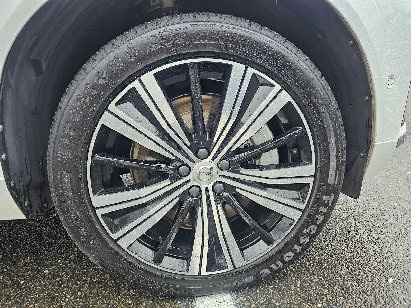 2023 Volvo XC60 Recharge Plug-In Hybrid Ultimate Bright Theme