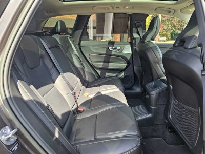 2023 Volvo XC60 Recharge Plug-In Hybrid Ultimate Bright Theme
