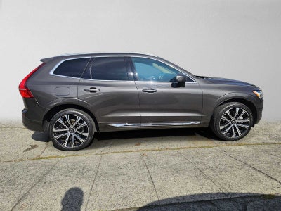 2023 Volvo XC60 Recharge Plug-In Hybrid Ultimate Bright Theme