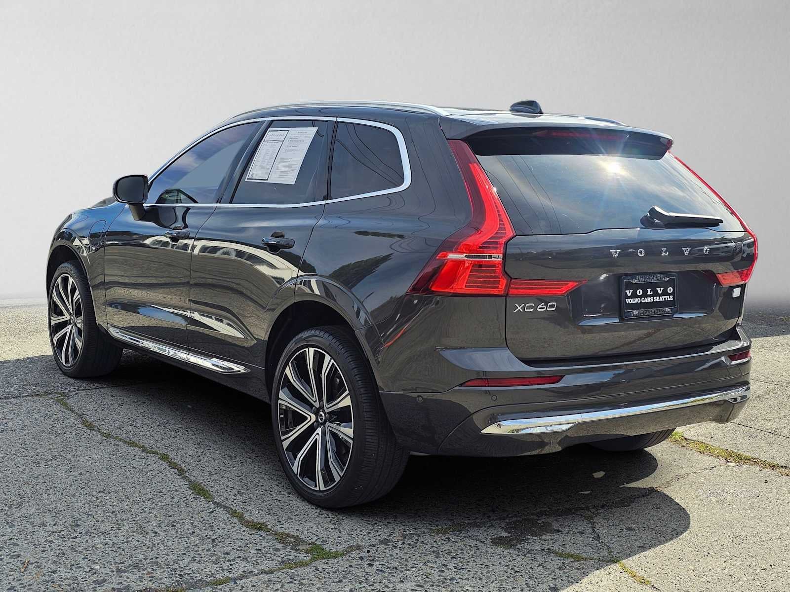 2023 Volvo XC60 Recharge Plug-In Hybrid Ultimate Bright Theme