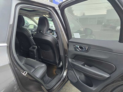 2023 Volvo XC60 Recharge Plug-In Hybrid Ultimate Bright Theme