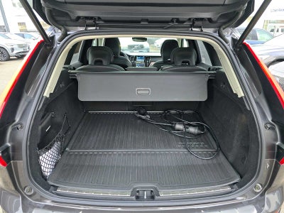 2023 Volvo XC60 Recharge Plug-In Hybrid Ultimate Bright Theme