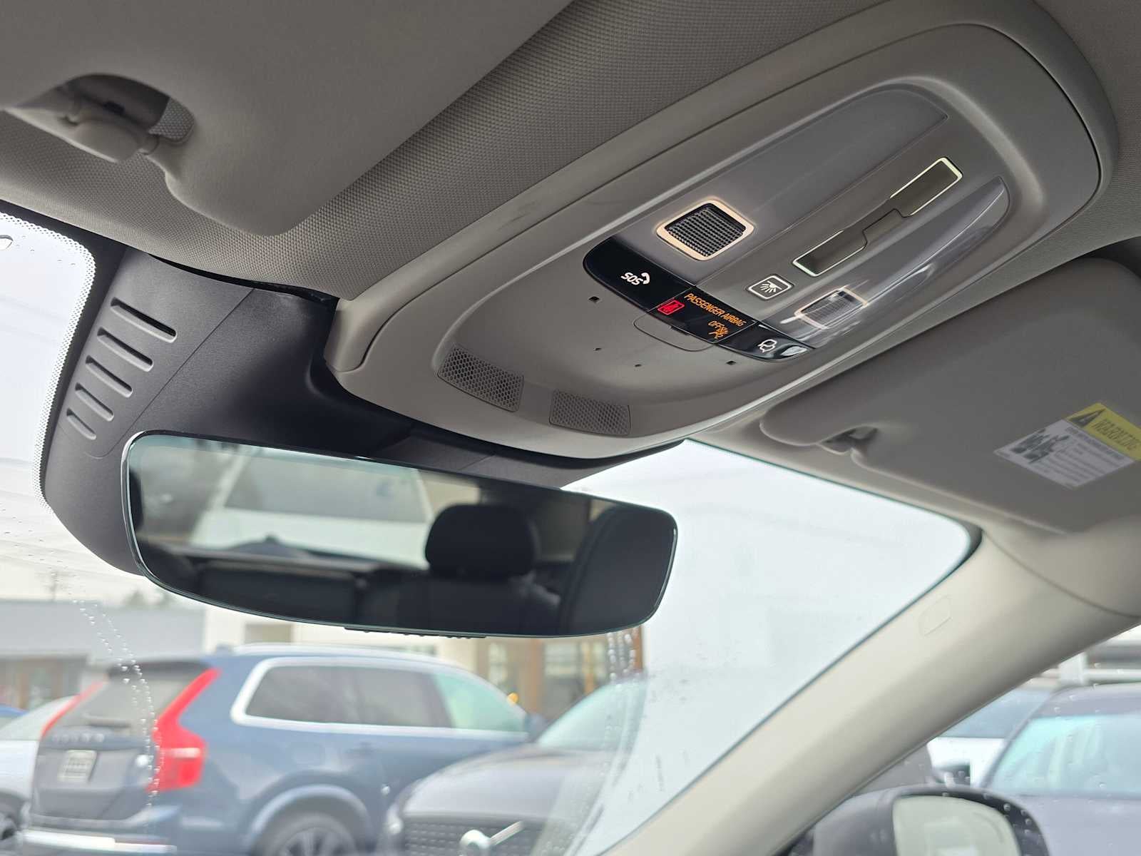 2023 Volvo XC60 Recharge Plug-In Hybrid Ultimate Bright Theme