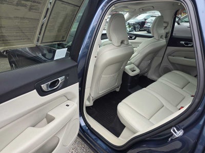 2024 Volvo XC60 Recharge Plug-In Hybrid Plus Dark Theme