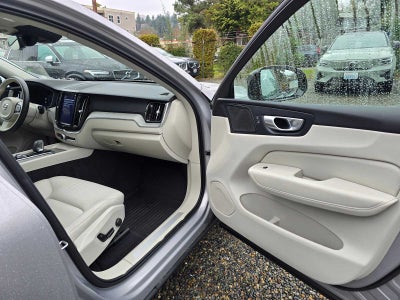 2024 Volvo XC60 Recharge Plug-In Hybrid Plus Dark Theme