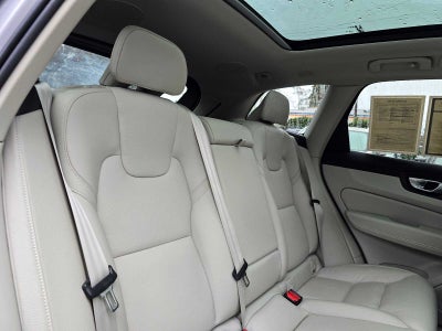 2024 Volvo XC60 Recharge Plug-In Hybrid Plus Dark Theme