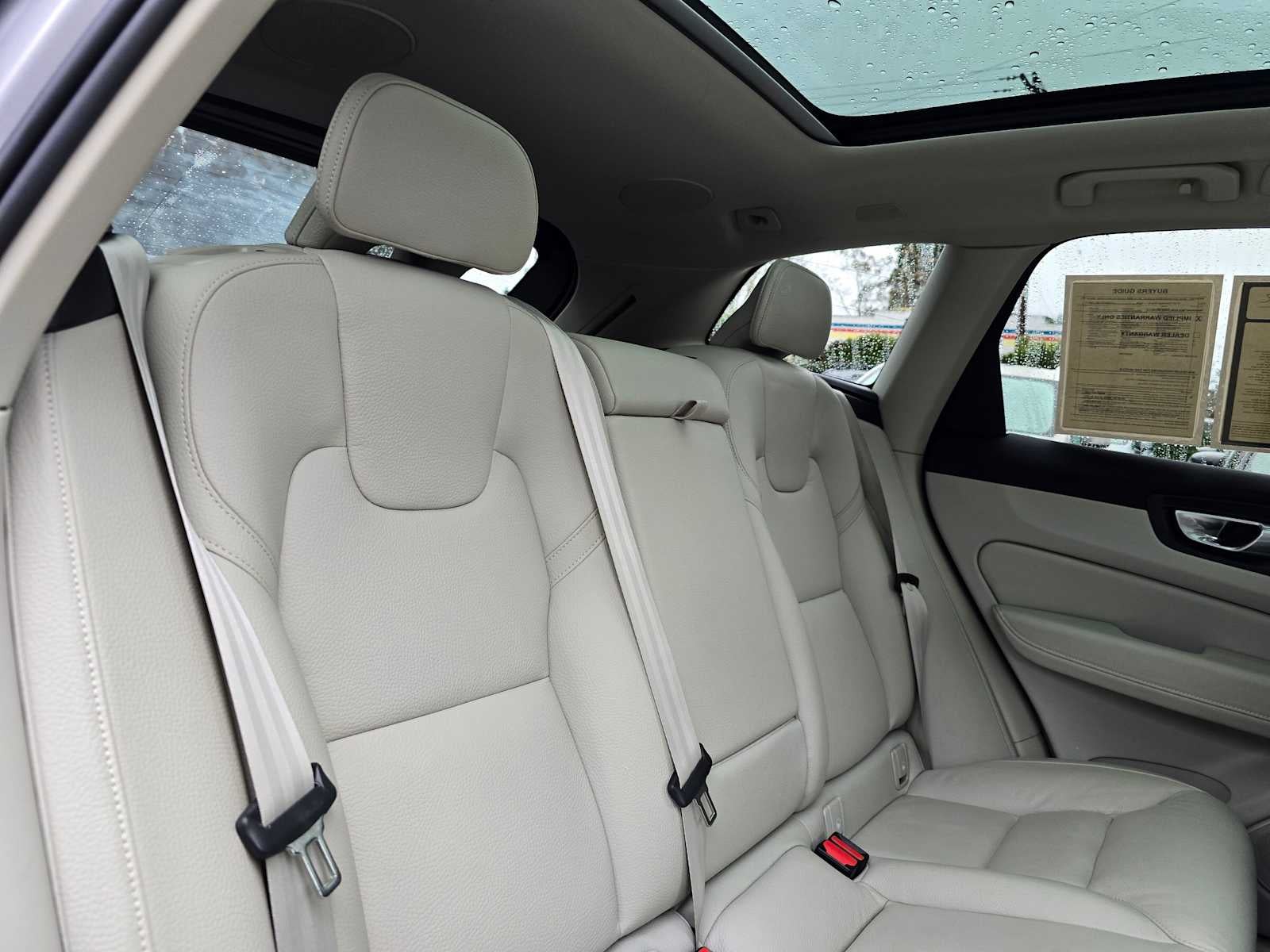 2024 Volvo XC60 Recharge Plug-In Hybrid Plus Dark Theme