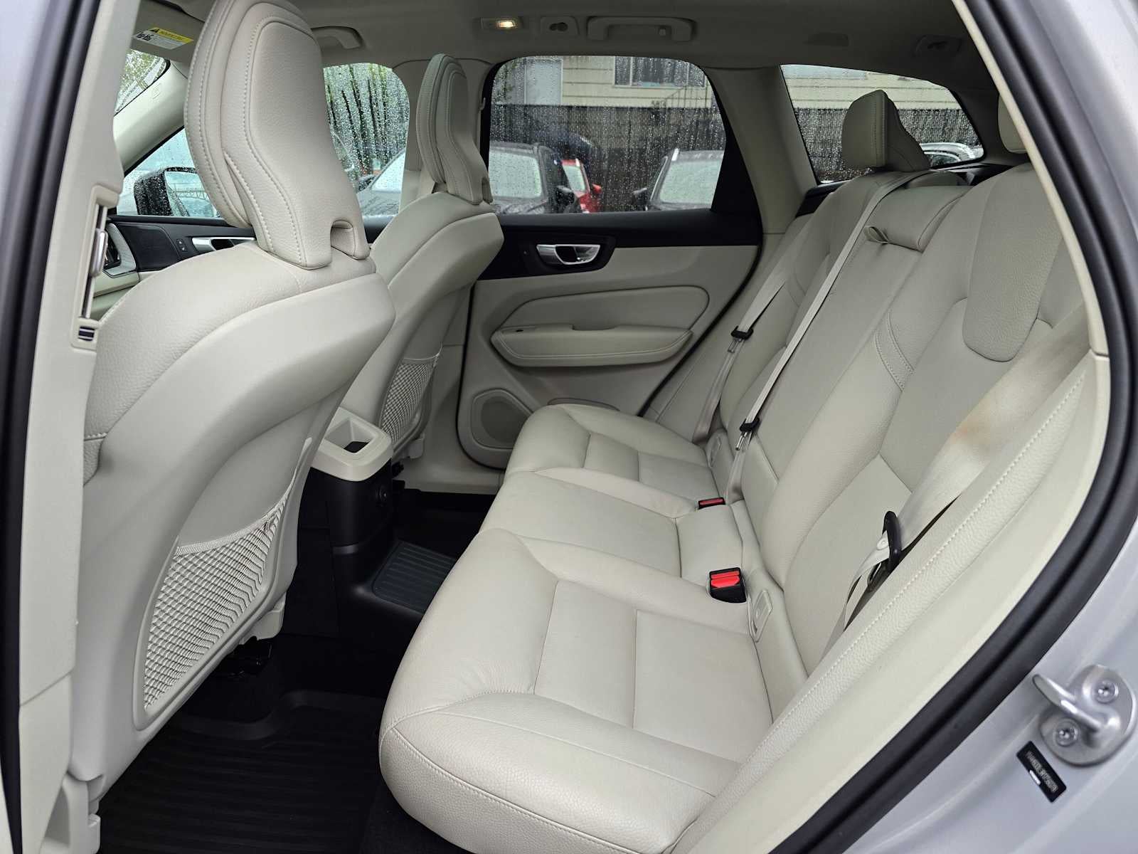 2024 Volvo XC60 Recharge Plug-In Hybrid Plus Dark Theme