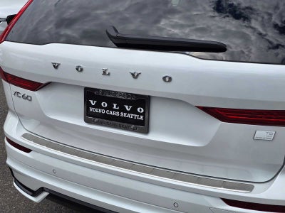 2024 Volvo XC60 Recharge Plug-In Hybrid Ultimate Dark Theme