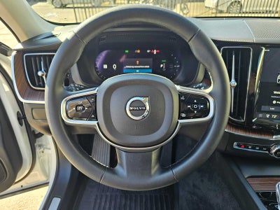 2024 Volvo XC60 Recharge Plug-In Hybrid Ultimate Dark Theme