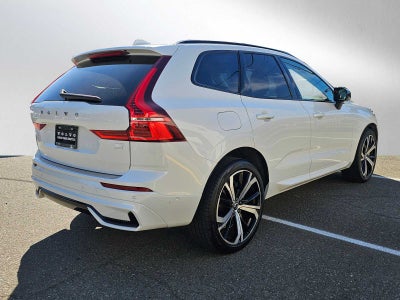 2024 Volvo XC60 Recharge Plug-In Hybrid Ultimate Dark Theme