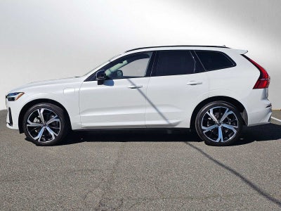 2024 Volvo XC60 Recharge Plug-In Hybrid Ultimate Dark Theme