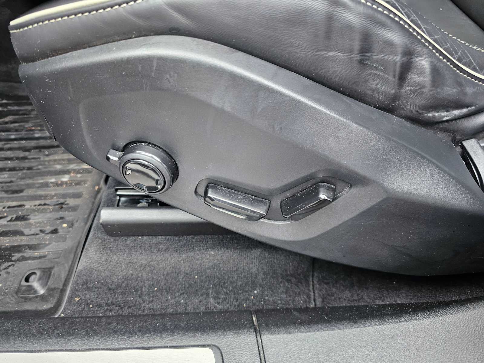 2022 Volvo XC60 Recharge Plug-In Hybrid R-Design