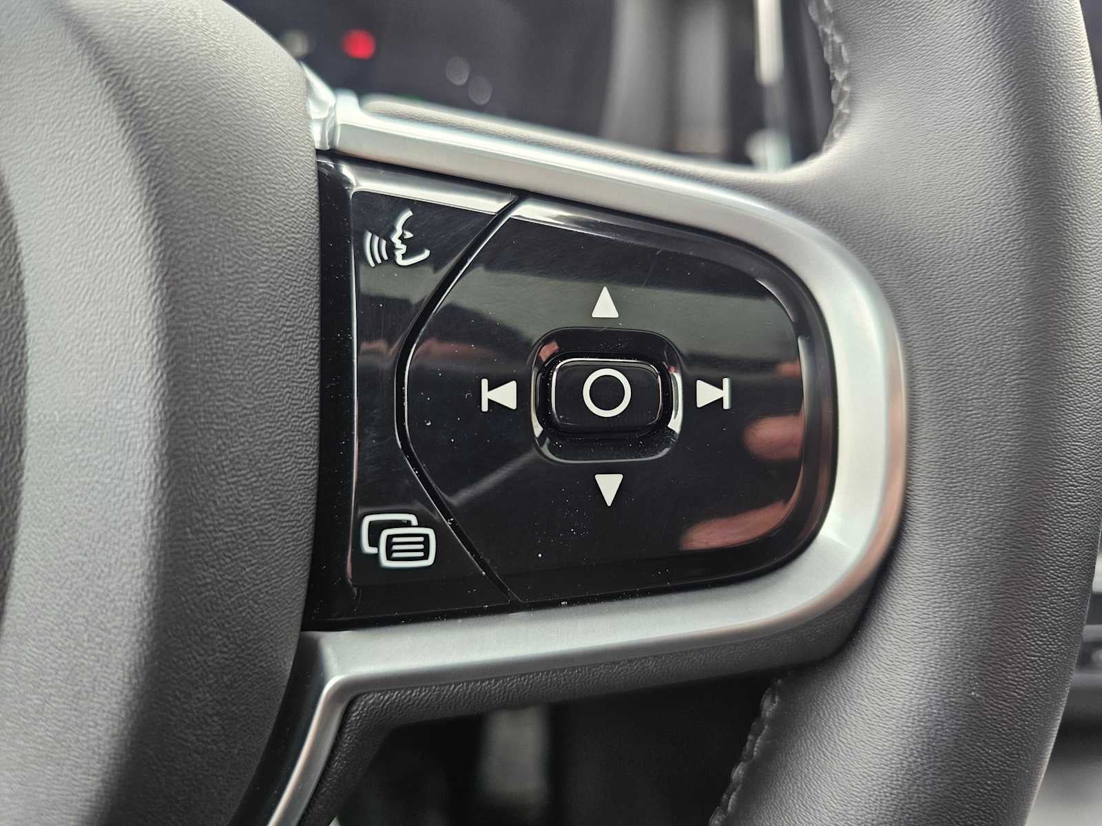 2022 Volvo XC60 Recharge Plug-In Hybrid R-Design