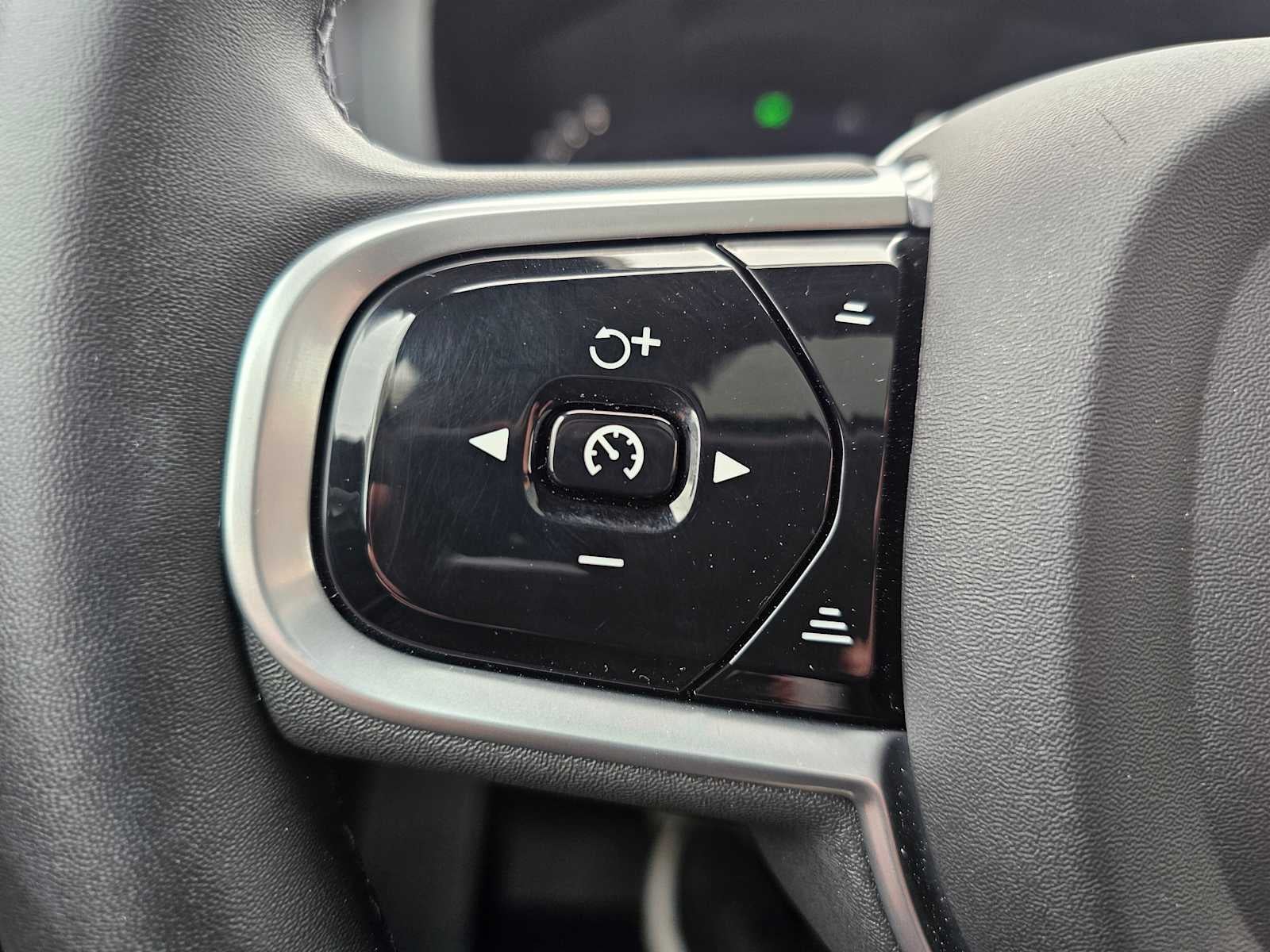 2022 Volvo XC60 Recharge Plug-In Hybrid R-Design