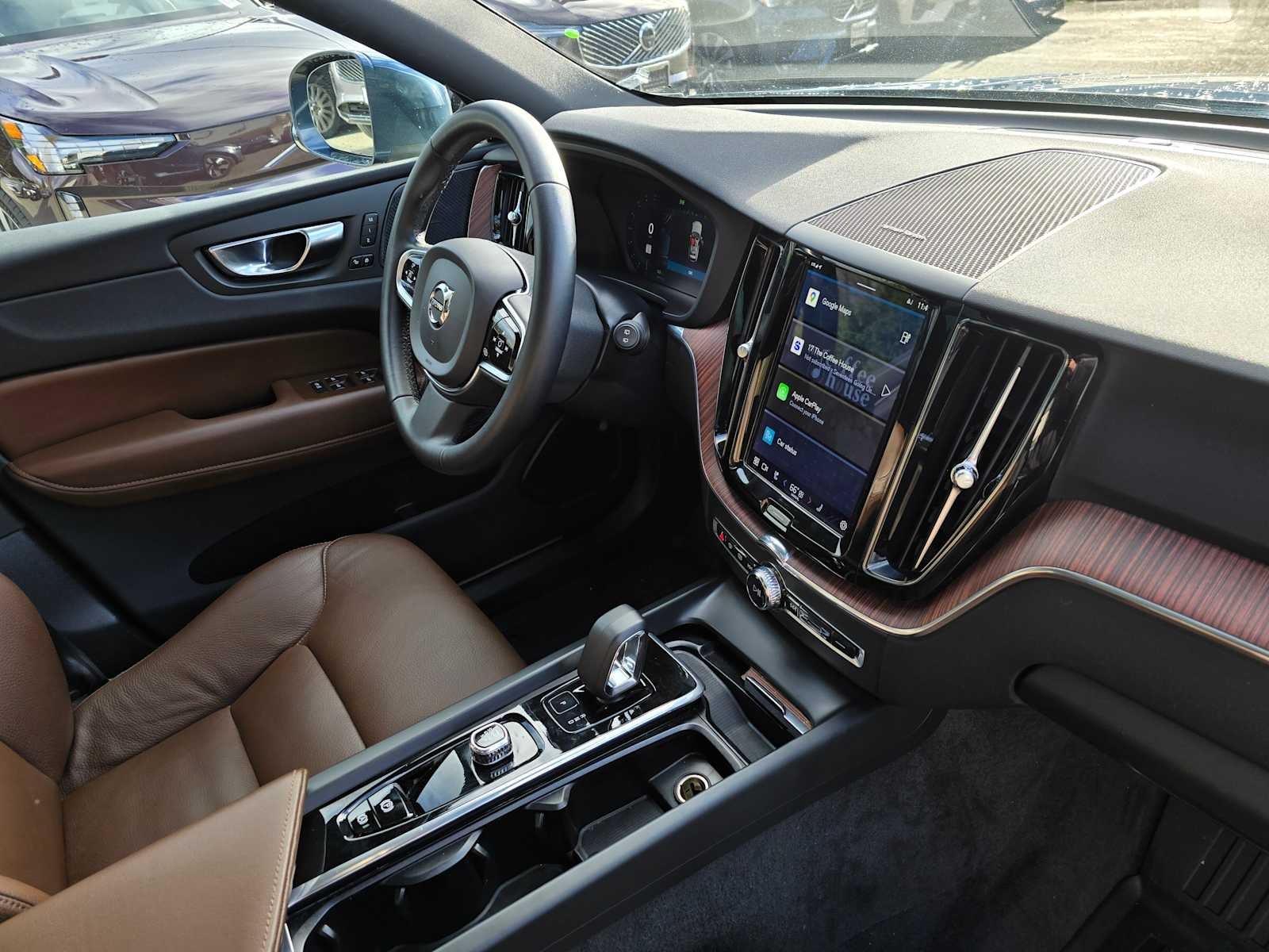 2023 Volvo XC60 Recharge Plug-In Hybrid Plus Bright Theme