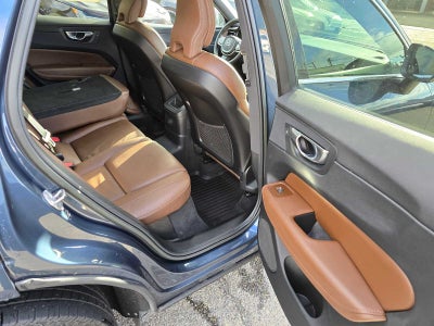 2023 Volvo XC60 Recharge Plug-In Hybrid Plus Bright Theme