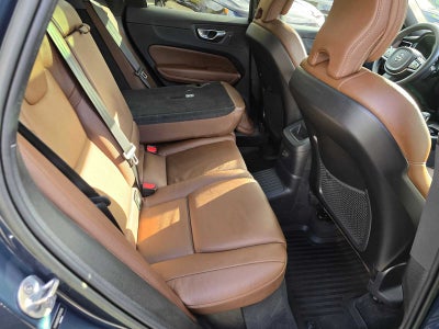 2023 Volvo XC60 Recharge Plug-In Hybrid Plus Bright Theme