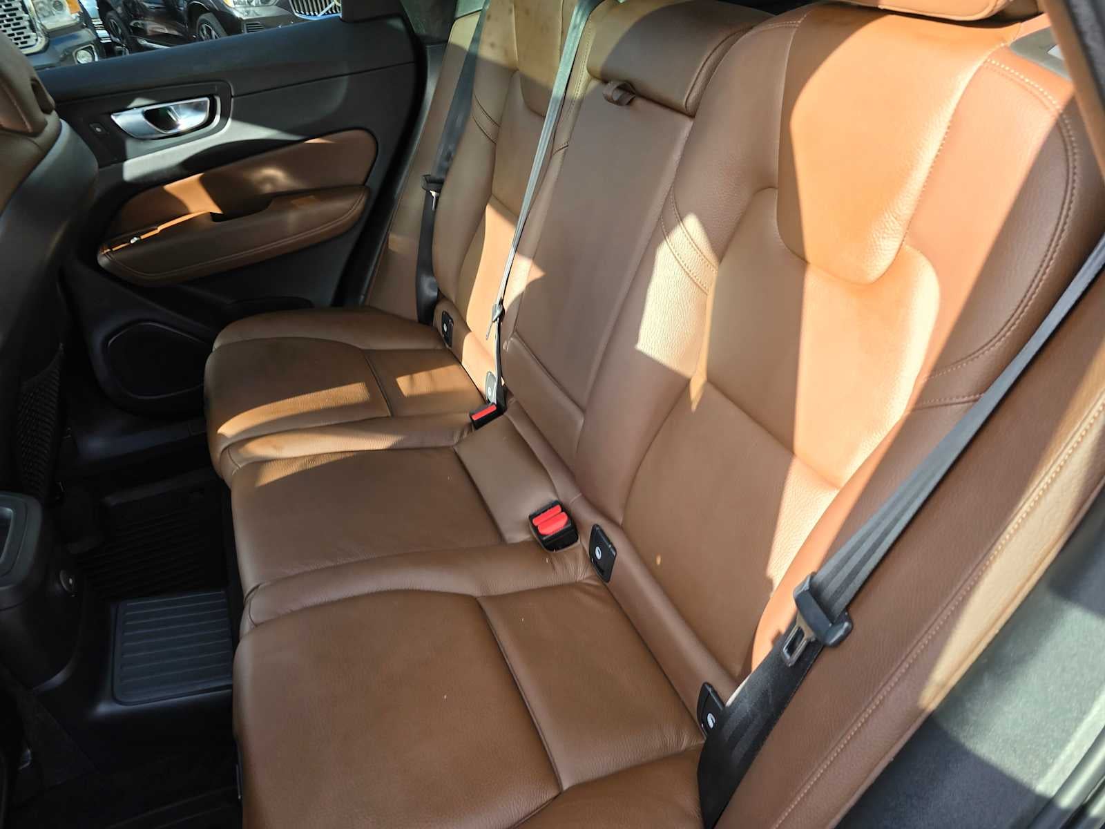 2023 Volvo XC60 Recharge Plug-In Hybrid Plus Bright Theme