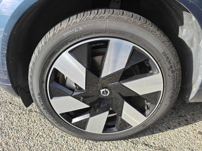 2023 Volvo XC60 Recharge Plug-In Hybrid Plus Bright Theme