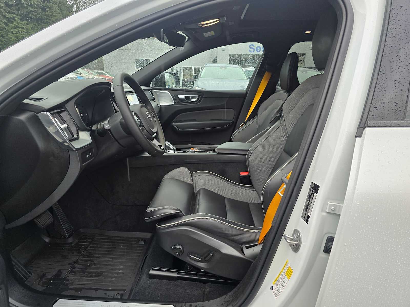 2024 Volvo XC60 Recharge Plug-In Hybrid Polestar Engineered