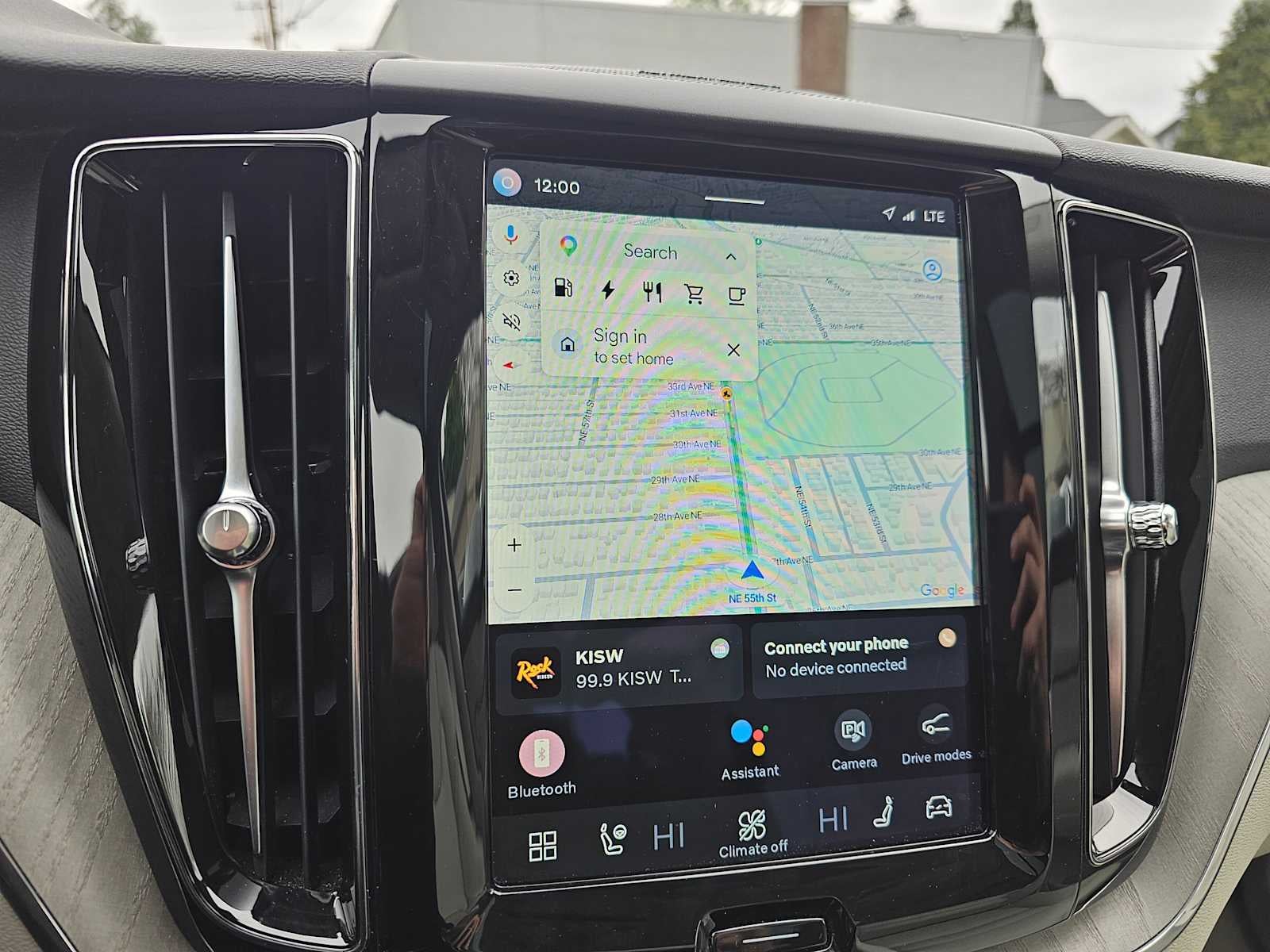 2023 Volvo XC60 Recharge Plug-In Hybrid Plus Dark Theme