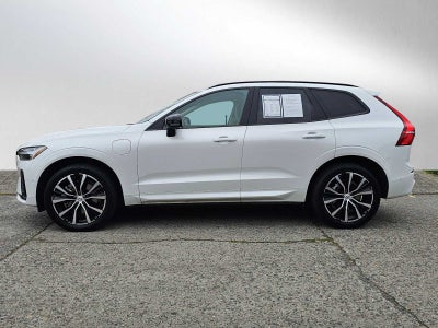 2023 Volvo XC60 Recharge Plug-In Hybrid Plus Dark Theme