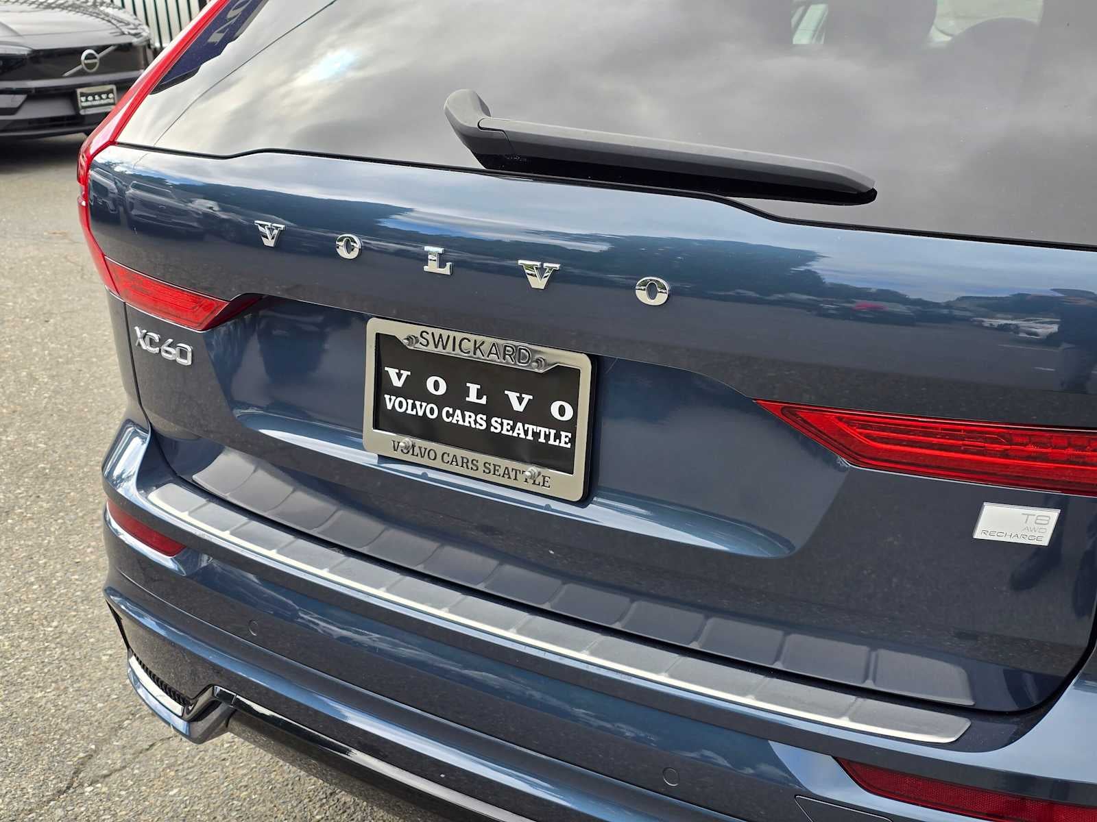 2023 Volvo XC60 Recharge Plug-In Hybrid Ultimate Dark Theme