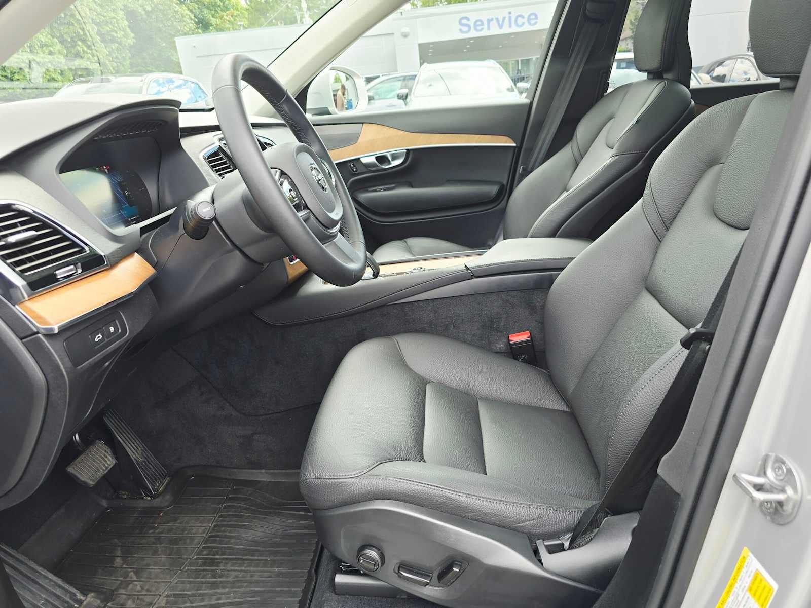 2025 Volvo XC90 Plug-In Hybrid Plus