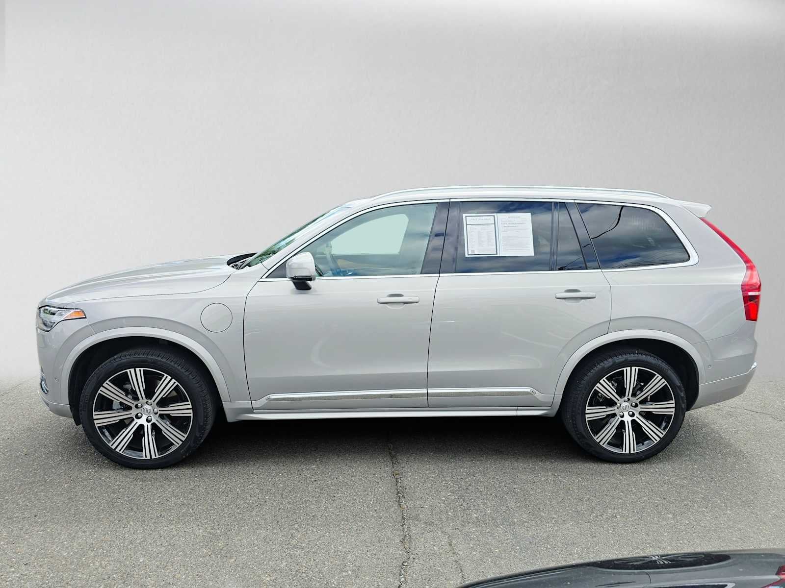 2025 Volvo XC90 Plug-In Hybrid Plus