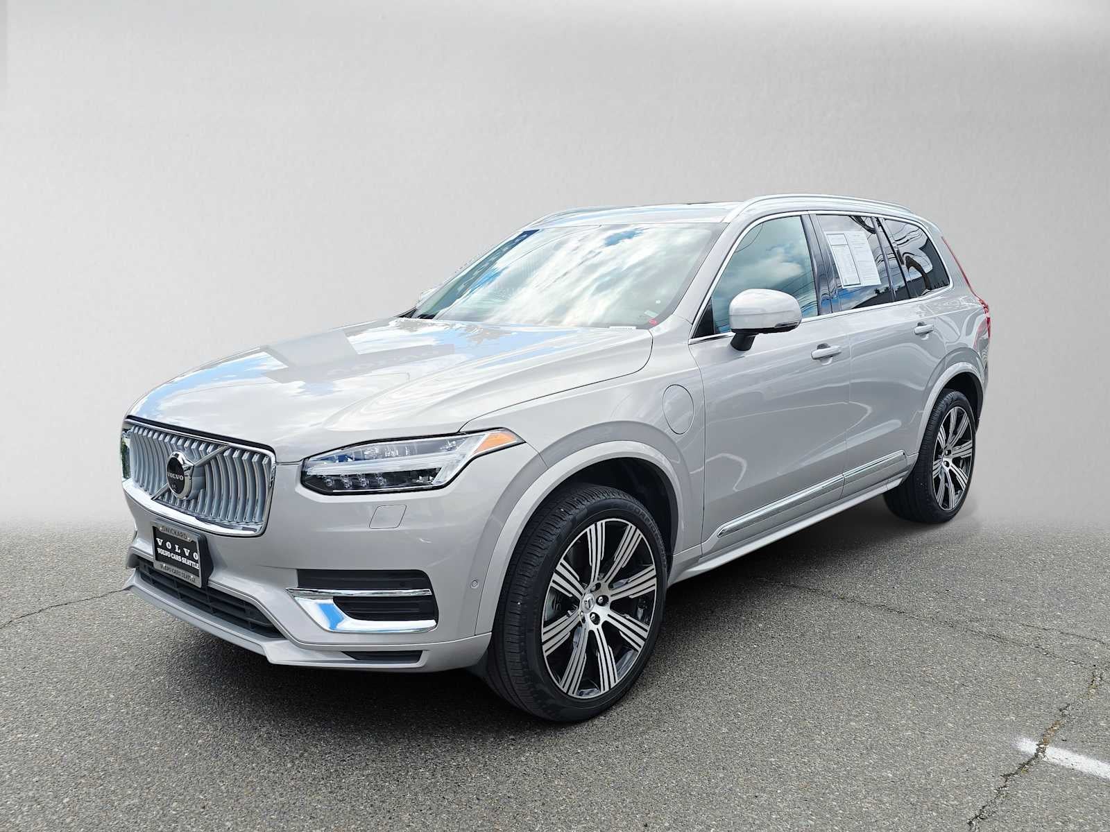 2025 Volvo XC90 Plug-In Hybrid Plus