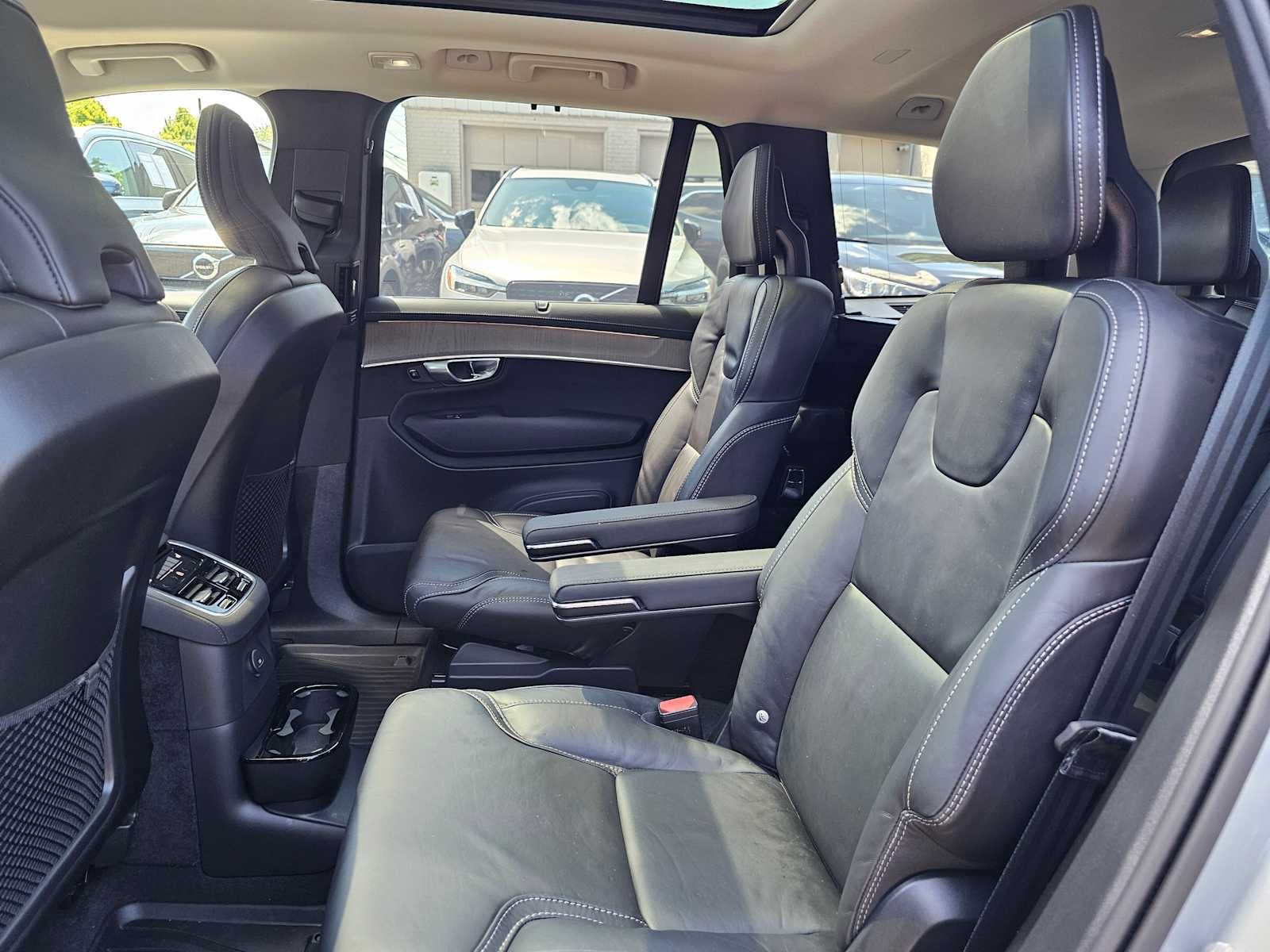 2025 Volvo XC90 Plug-In Hybrid Ultra