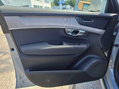 2025 Volvo XC90 Plug-In Hybrid Ultra