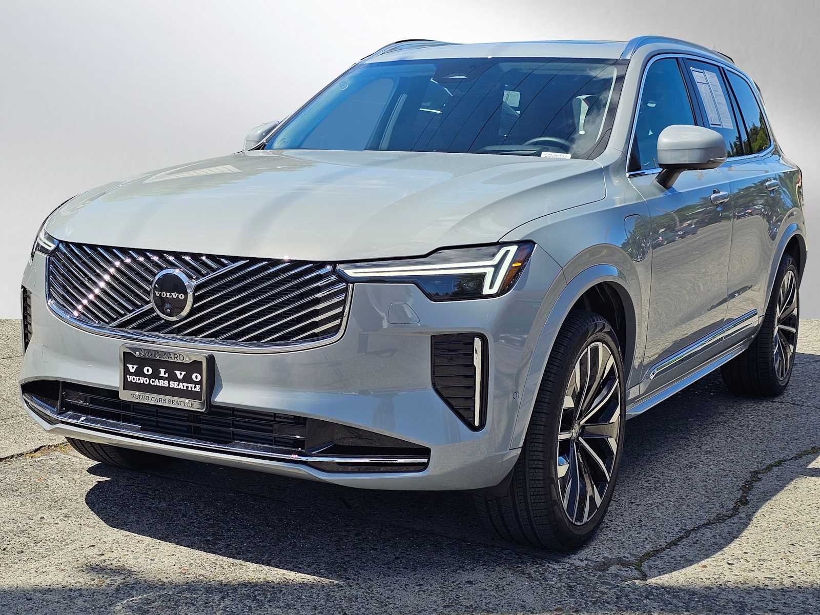 2025 Volvo XC90 Plug-In Hybrid Ultra