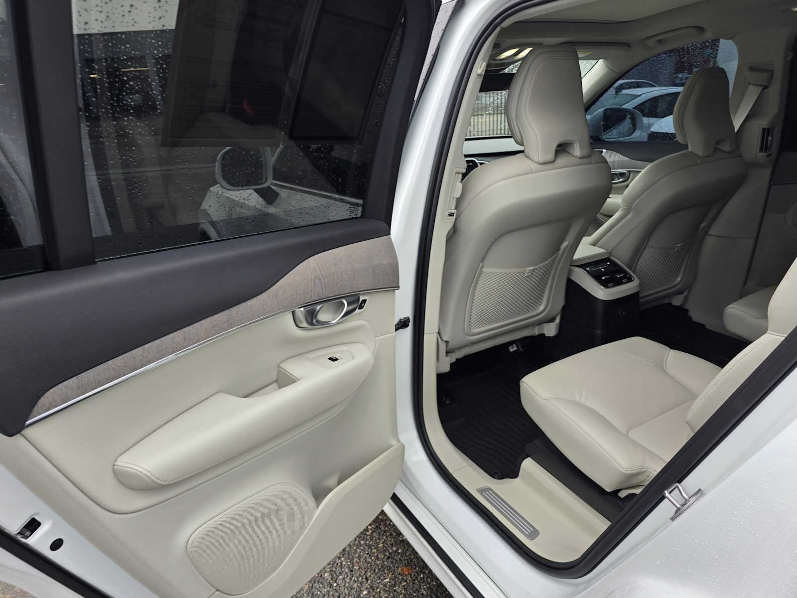 2024 Volvo XC90 Recharge Plug-In Hybrid Plus