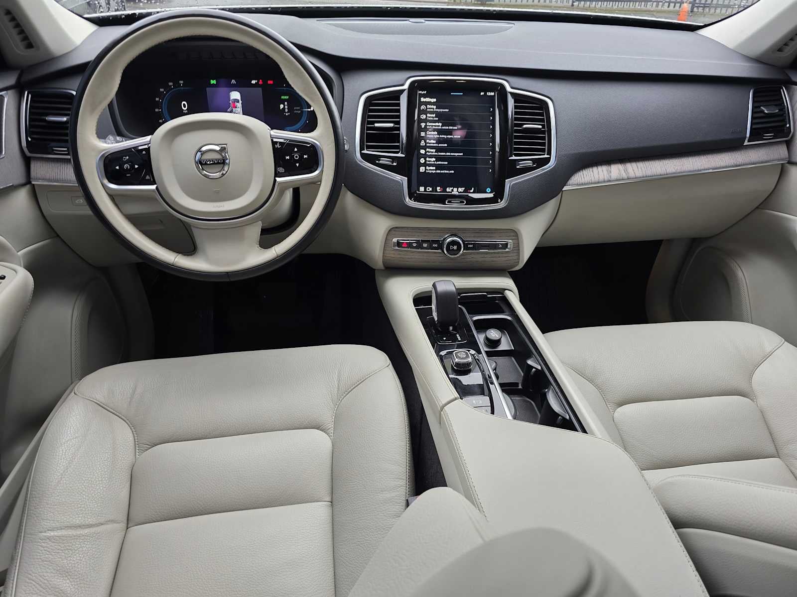 2024 Volvo XC90 Recharge Plug-In Hybrid Plus