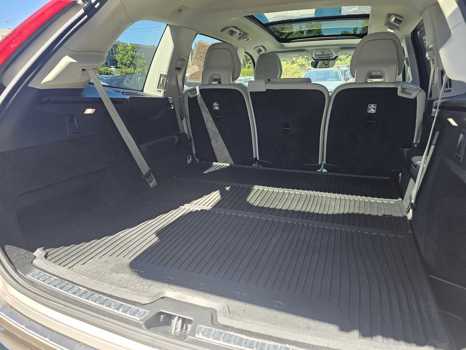 2025 Volvo XC90 Plug-In Hybrid Plus