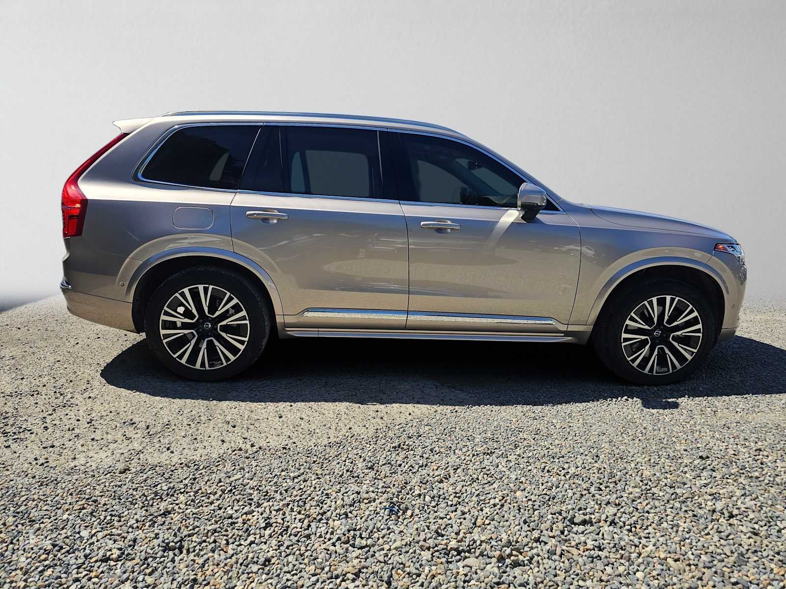 2025 Volvo XC90 Plug-In Hybrid Plus