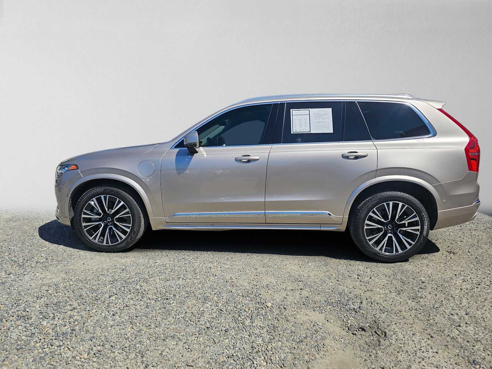2025 Volvo XC90 Plug-In Hybrid Plus