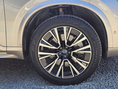 2025 Volvo XC90 Plug-In Hybrid Plus