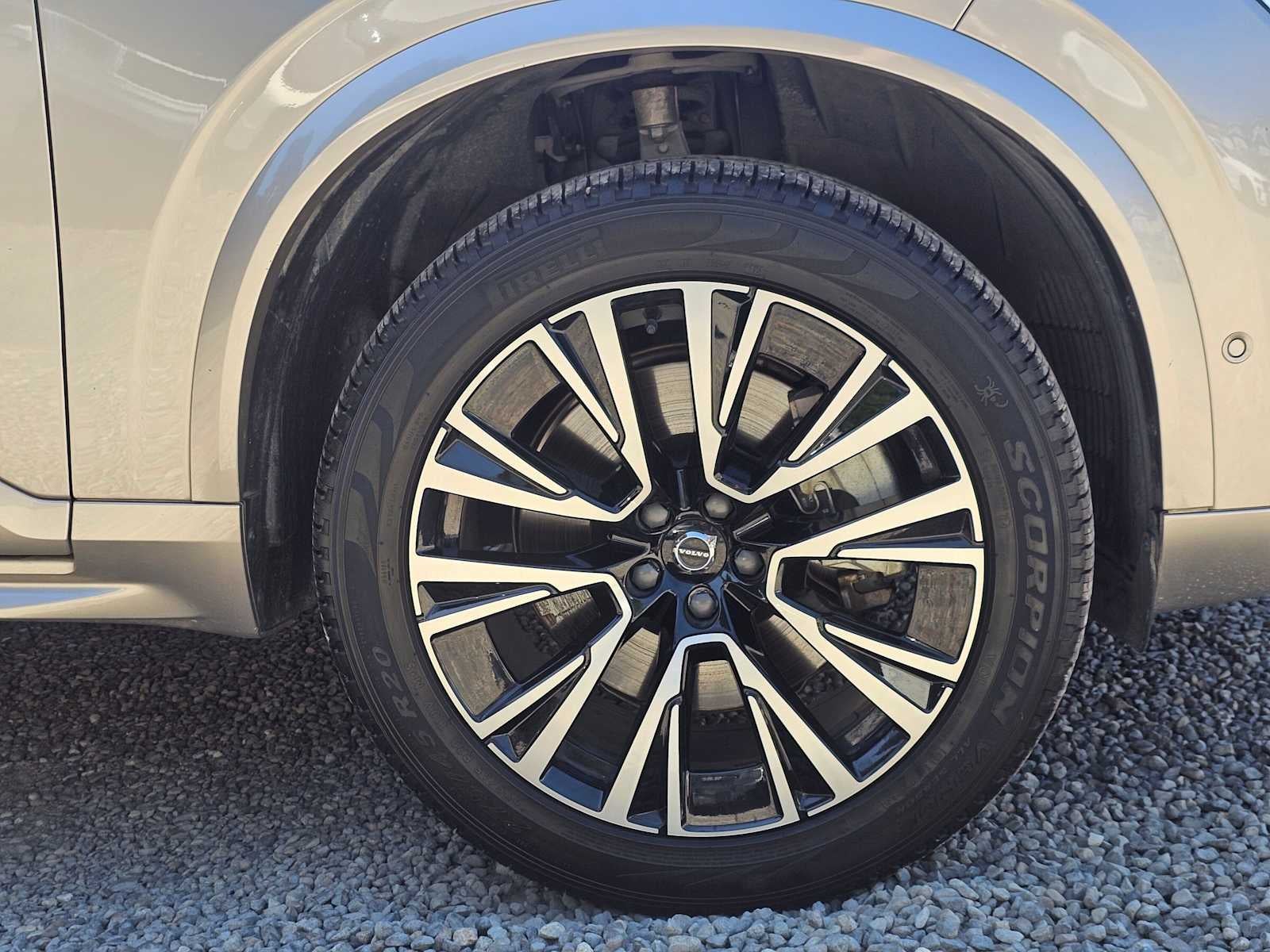 2025 Volvo XC90 Plug-In Hybrid Plus