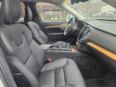 2025 Volvo XC90 Plug-In Hybrid Plus